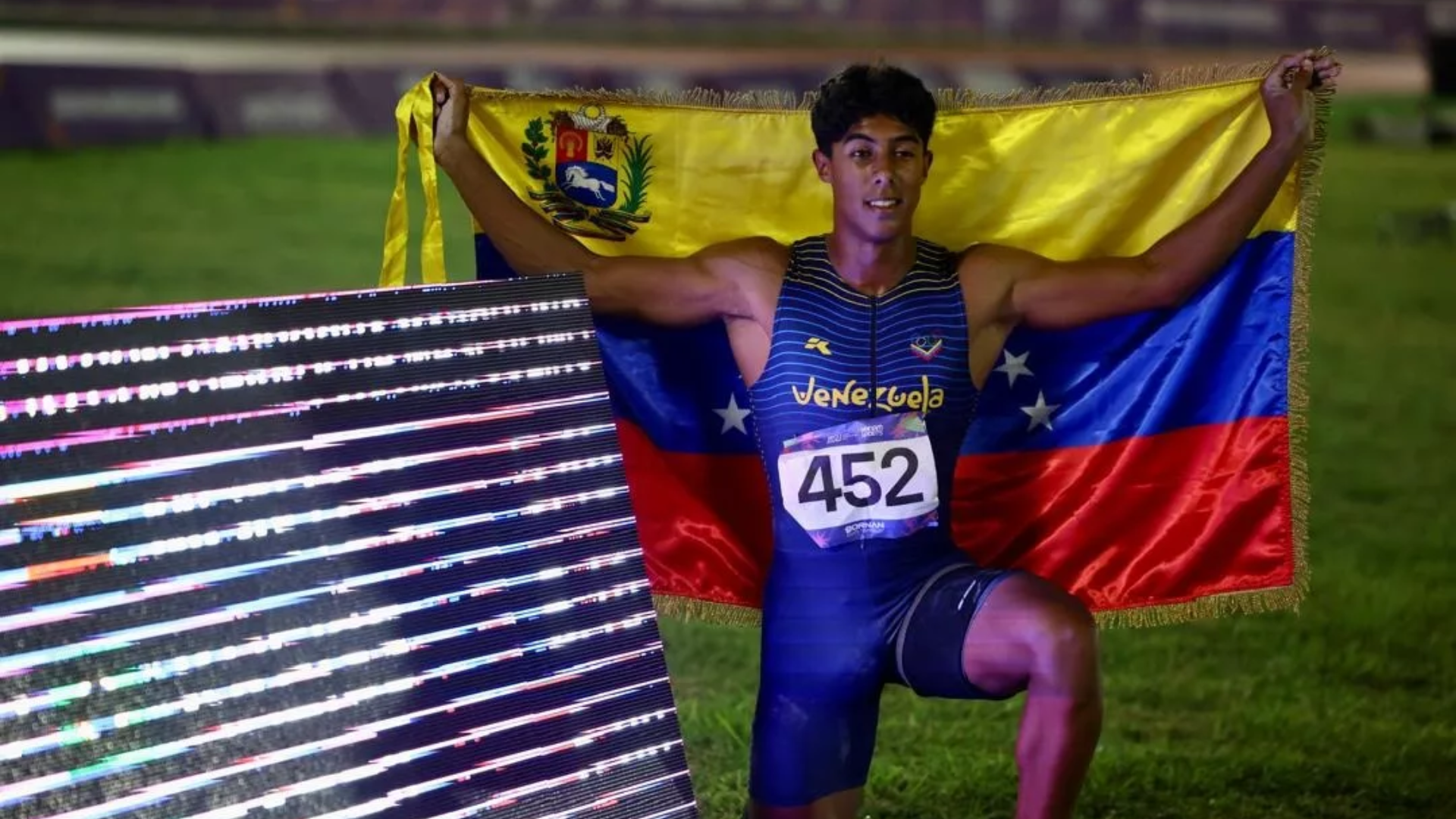 Larense Ricardo Montes de Oca impone nuevo récord nacional en el atletismo universitario