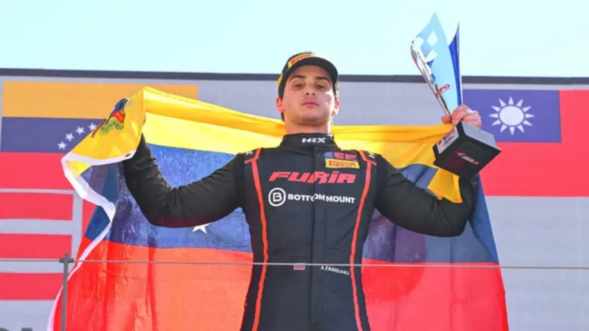 Piloto Alessandro Famularo pone a Venezuela en lo más alto del automovilismo europeo
