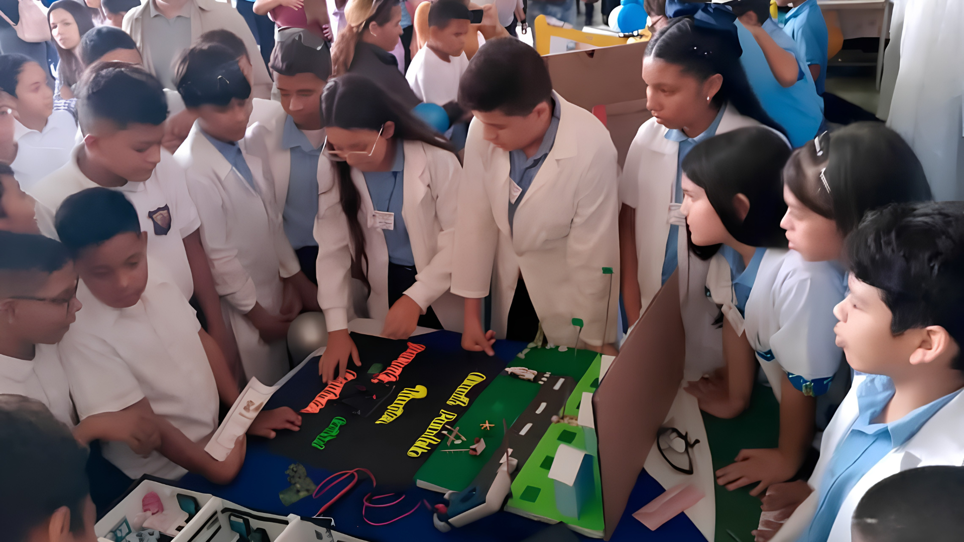 Lara despierta nuevas vocaciones científicas en niños y jóvenes a través de la robótica, astronomía y tecnología