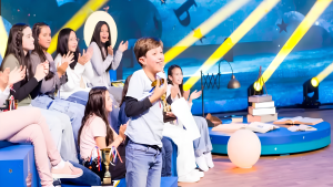 Niño venezolano, Victor Sulbarán, recibe reconocimiento en Chile por su talento para la lectura